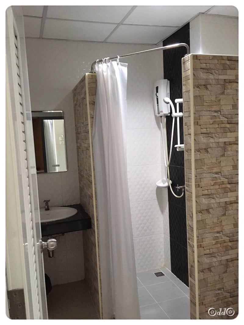 ห้องน้ำแบ่งโซนเล็กๆ