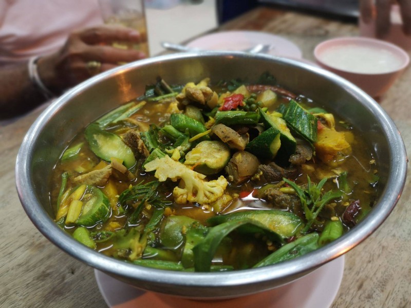 อันนี้ถือว่าผ่าน อร่อยตรงใจด้วยรสชาติพริกแกงใต้  อร่อย