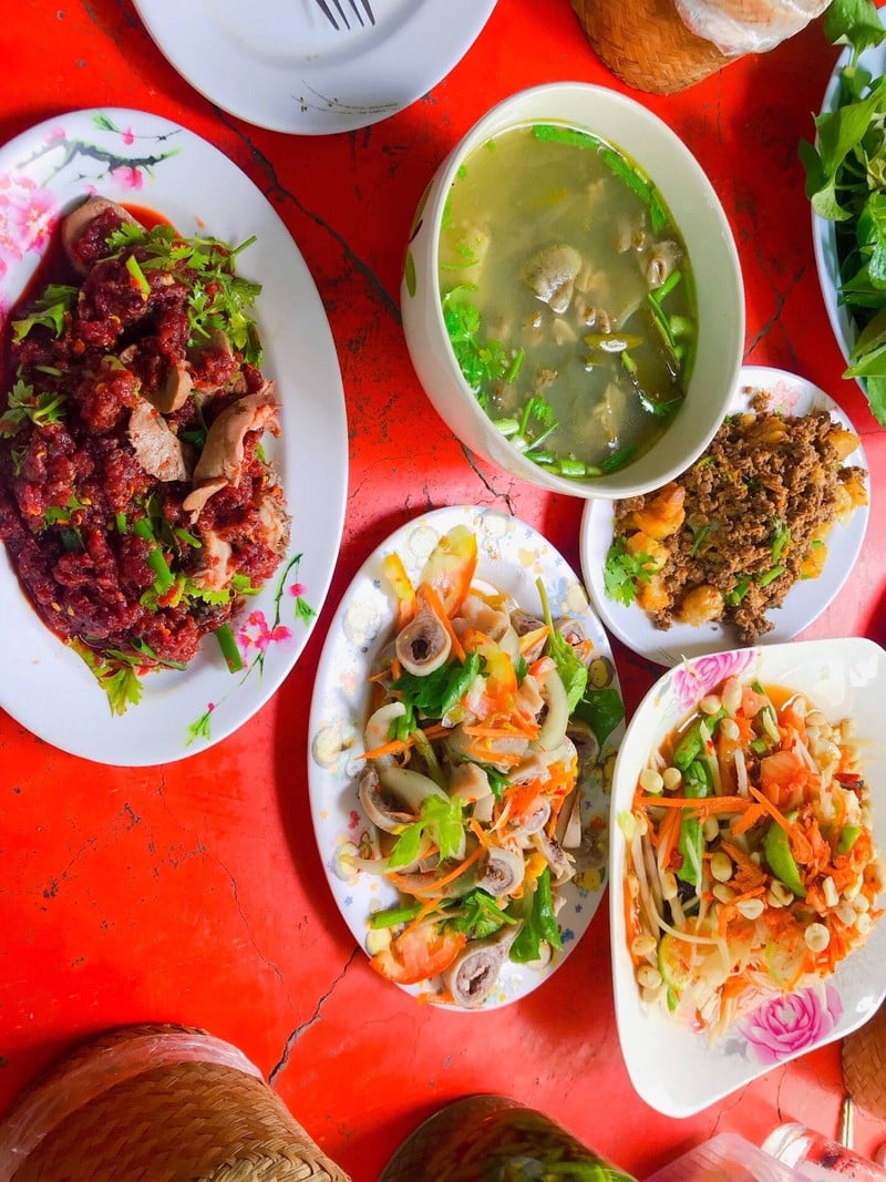 รสชาติบ้านๆแต่อร่อยถูกใจมากต้องมาลองคับ