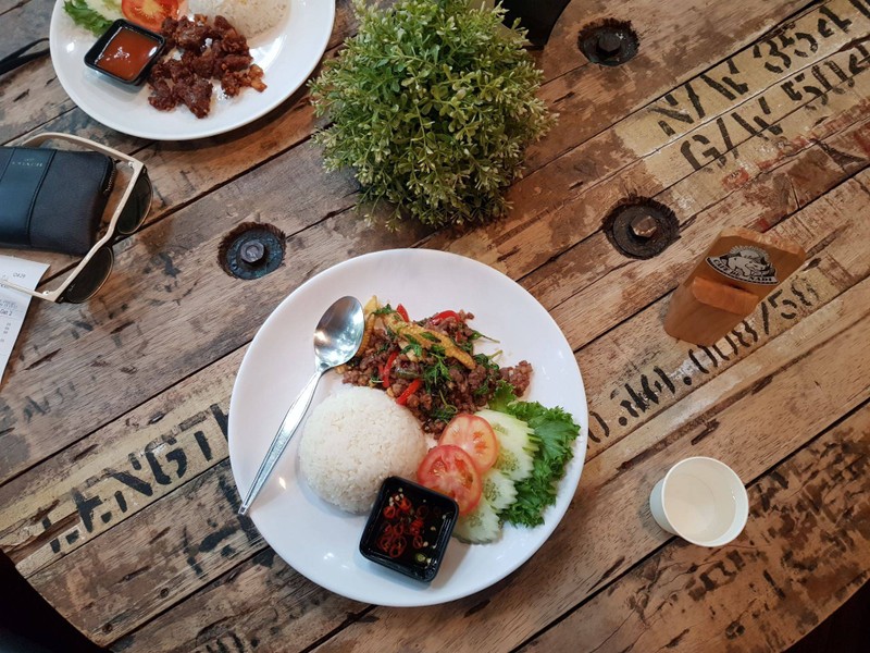 ร้าน Cafe' De Nadi รีวิวร้านอาหาร Wongnai