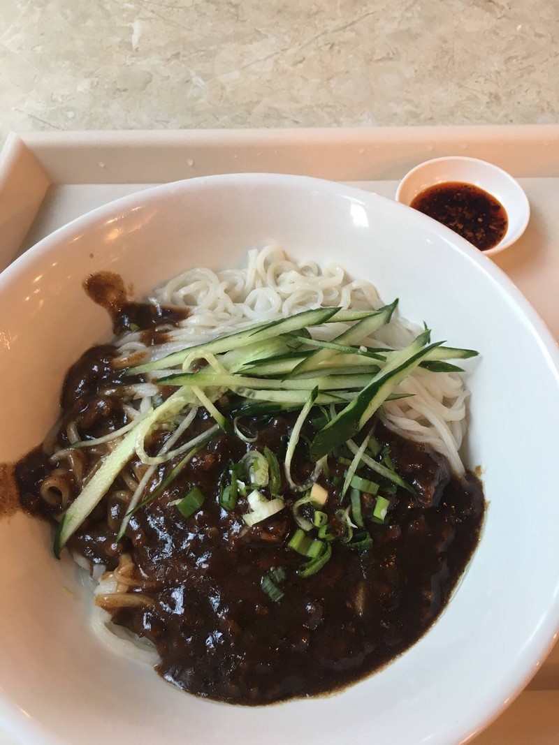 ชามใหญ่มาก ชามเท่ากะละมัง