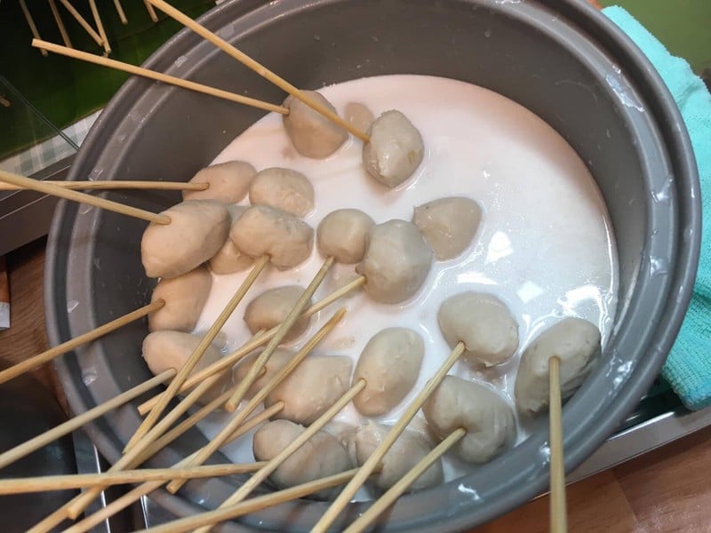 ชิ้นหมูปิ้งกะทิสด