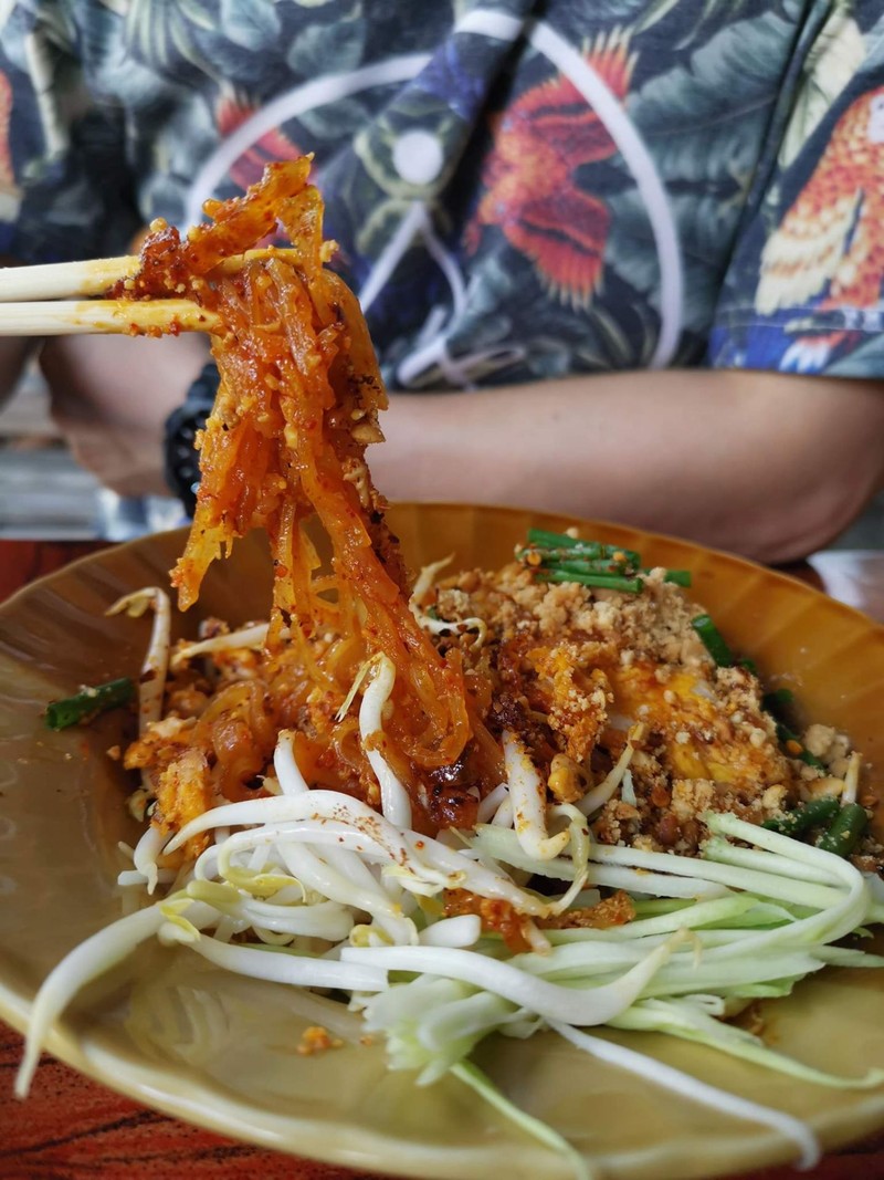 จงดูสีผัดไทที่ถูกต้อง