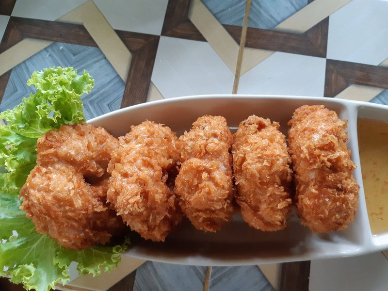 กุ้งล้อแม็ก(ทอดมันกุ้ง)