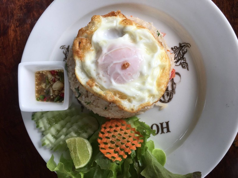 ข้าวผัดแฮม อาหารเช้า