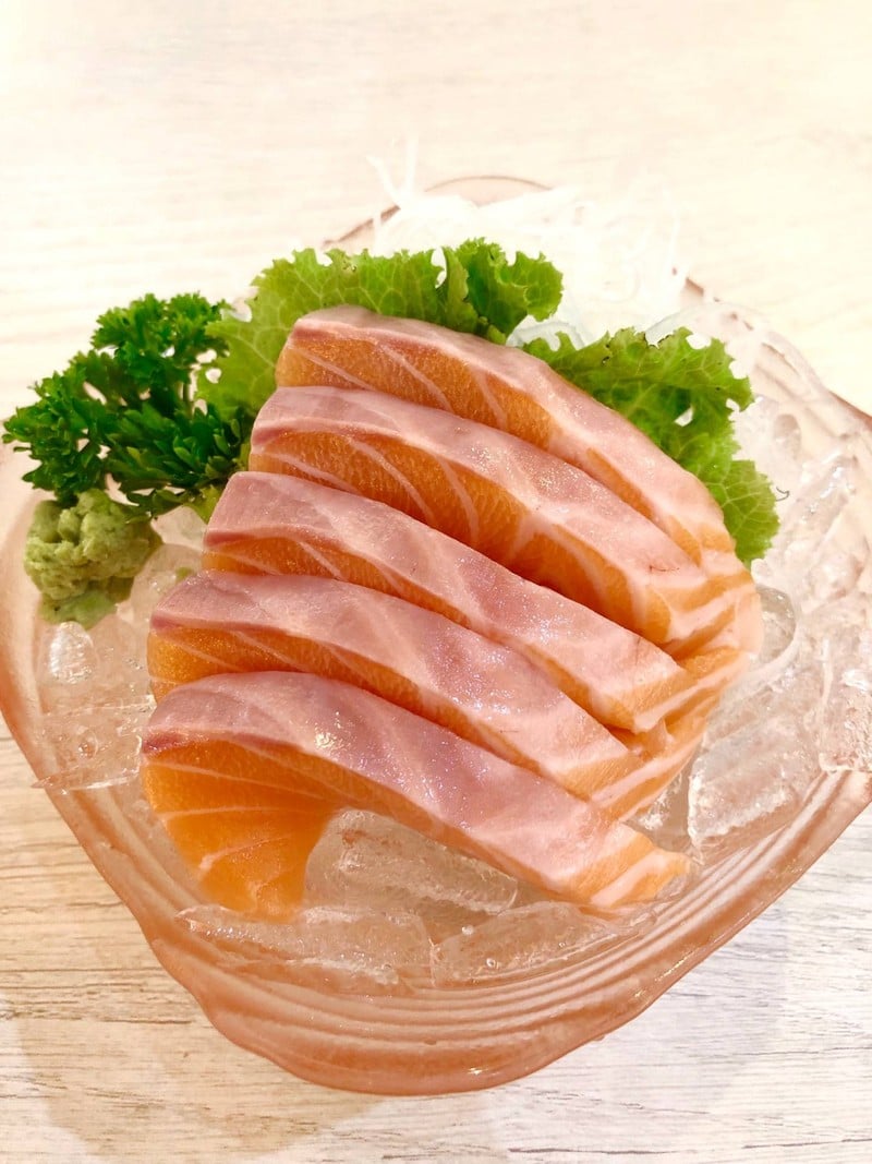 Salmon Sashimi 