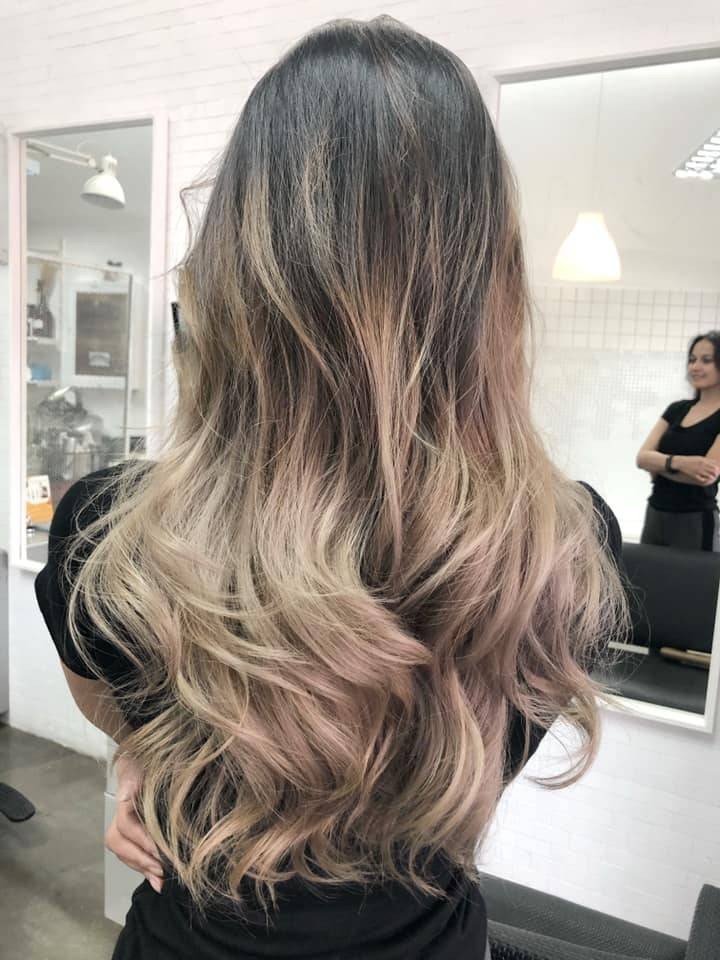 https://www.facebook.com/Suay-salon-1875740175983693/