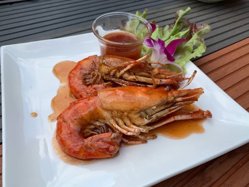 กุ้งซอสมะขามไวน์แดง