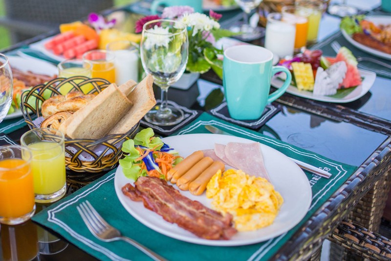 อาหารเช้ารสชาดดีมาก ผักสลัดสดจากฟาร์ม