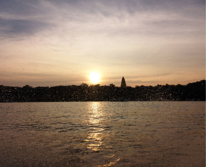 ถ่ายจากกลางแม่น้ำ