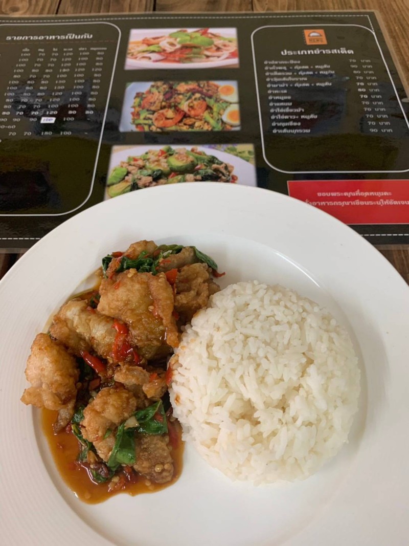 กระเพราปลาทอดราดข้าวหอมมะลิ❤️