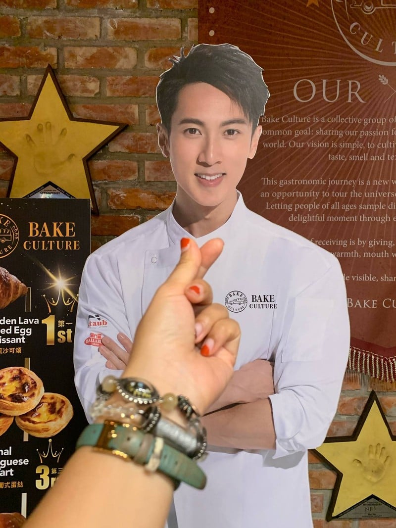 คุณ Wu Chun ดาราเจ้าของร้าน
