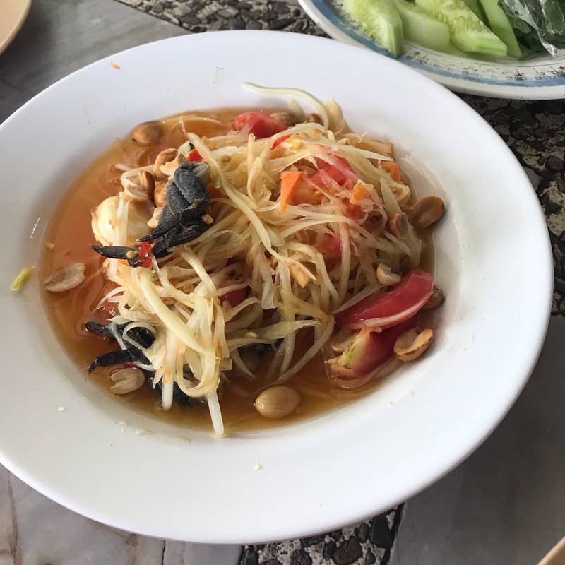 ส้มตำไทยใส่ปู