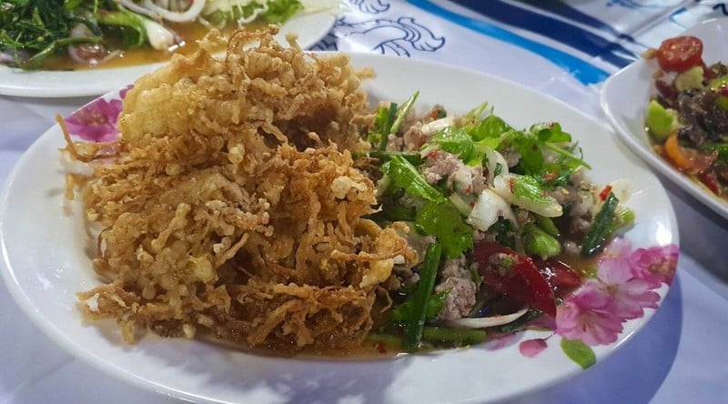 ยำเห็ดเข็มทองทอด