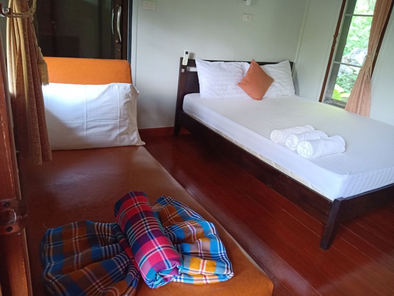บ้านอิงเขา