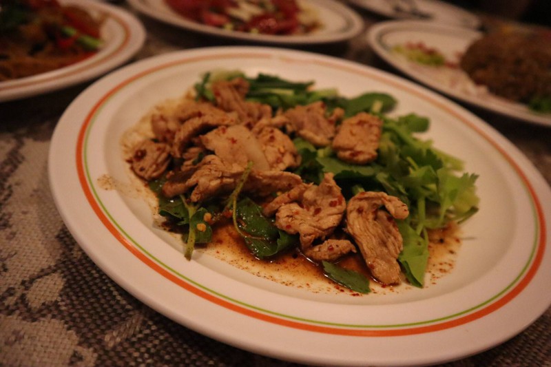 เห่าดงหมู