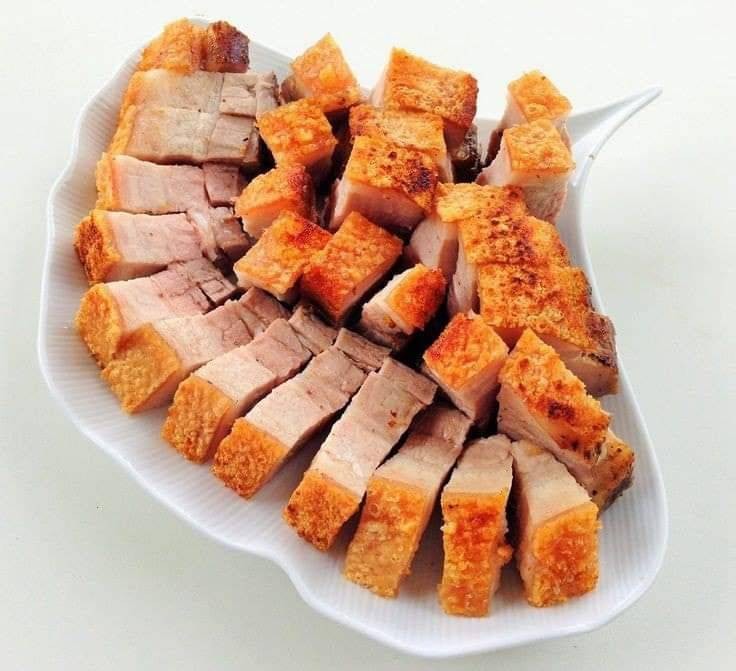 หมูกรอบ