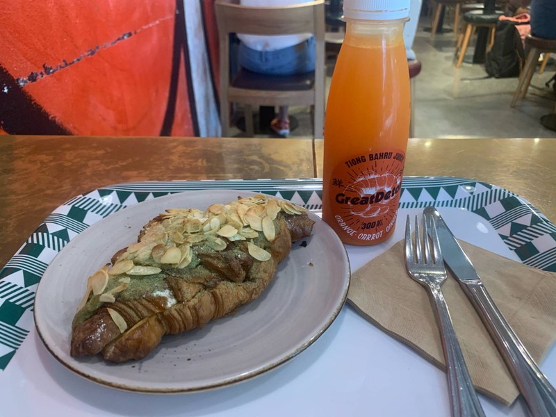 Matcha croissant