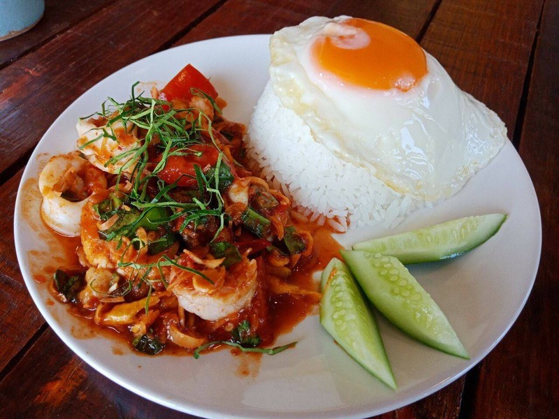 ทะเลกล่องละ 50 บาท เพิ่มไข่ 10 บาท