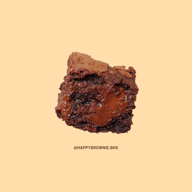 Dark Chocolate Brownie หน้ากรอบ เนื้อหนึบ ใส่ Chocolate Chunks แบบจัดเต็ม ชิ้นพอ