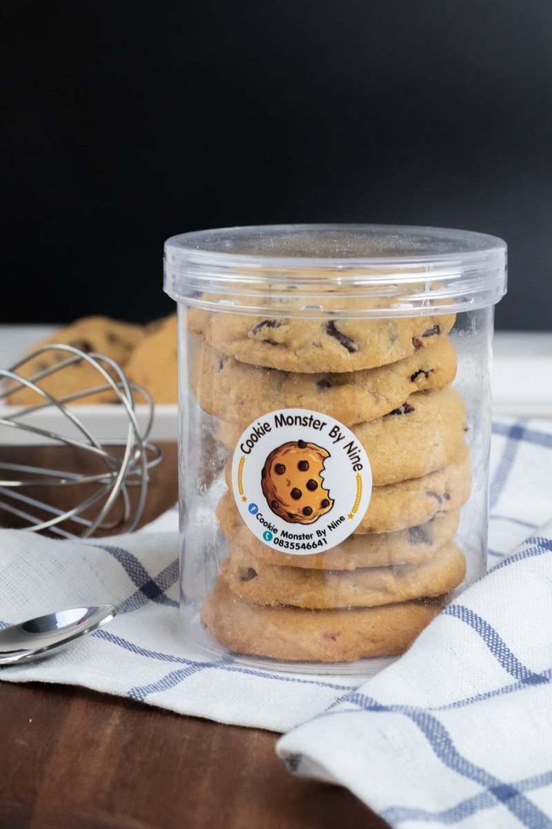 CRANBERRY CHEWY CHOCOLATE CHIP COOKIES