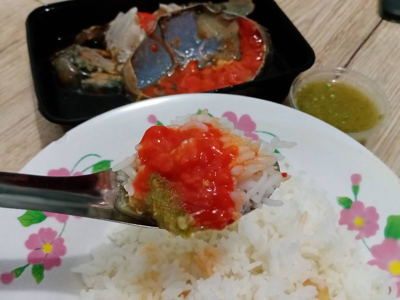 กินกับข้าวสวยร้อนๆราดด้วยน้ำจิ้มซีฟู๊ด อย่างเด็ดเลยคับ ขอกบอก