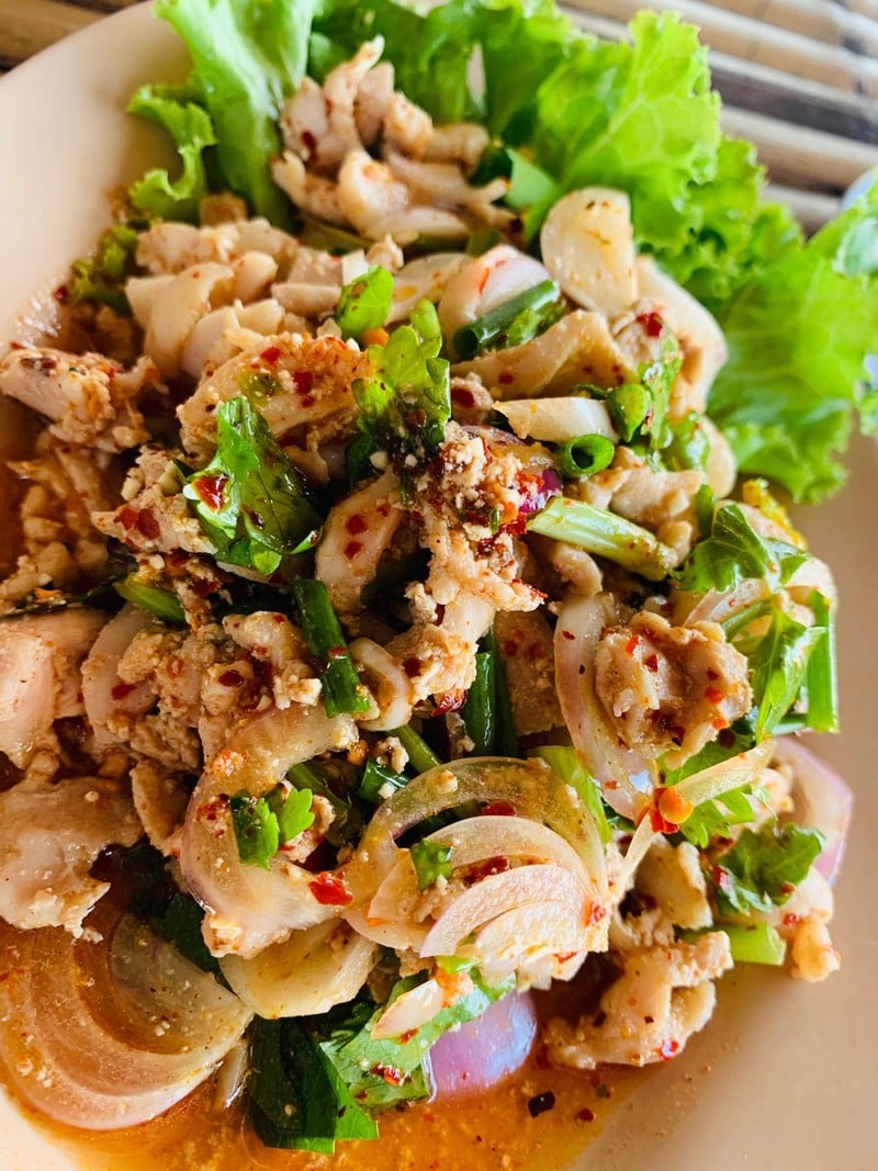 ลาบไก่ 50 บาท