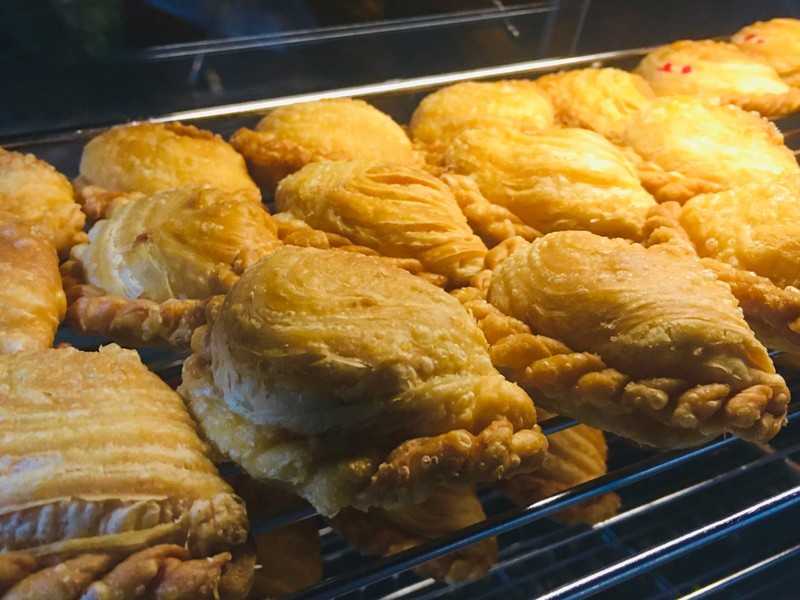 ทำสดใหม่ทุกวัน ทอดร้อนๆ อยู่ในตู้อบ สะอาดปลอดโควิทแน่นอนครับ