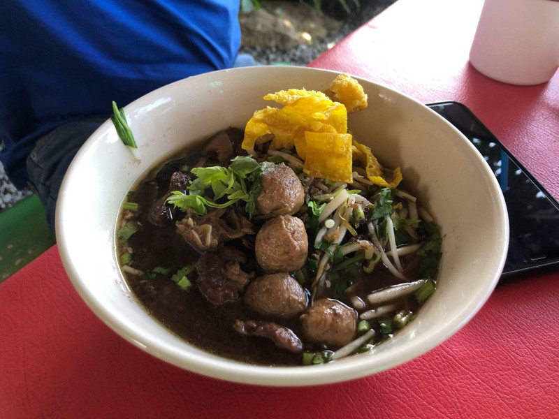 หมี่ขาวน้ำตกเนื้อรวมพิเศษ 50 บาท 