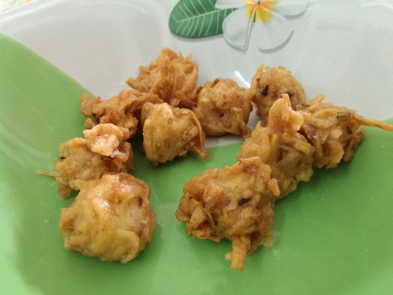 เผือกทอด