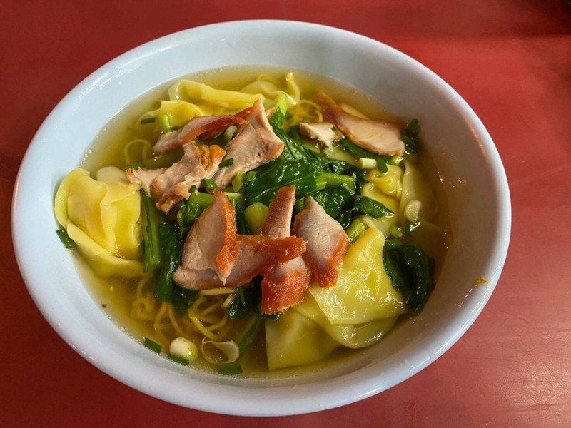 หมูแดงอร่อย