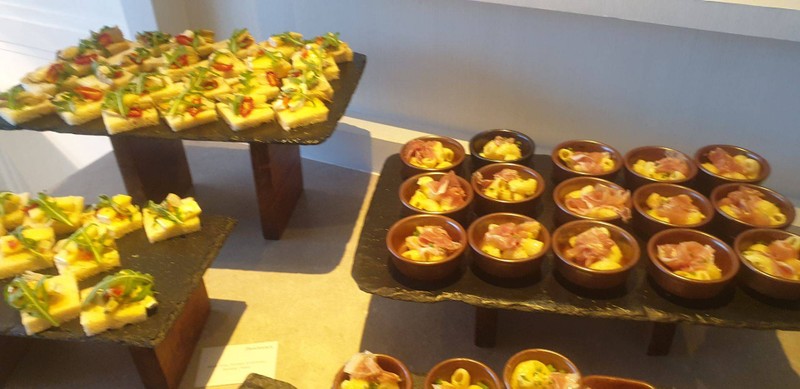 Free Flow Mocktails in Club Lounge with some snacks