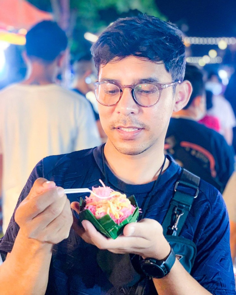 กาดข่วงเมือง  เดินไปกินไป ของกินละลานตา ของฝากละลานใจ 