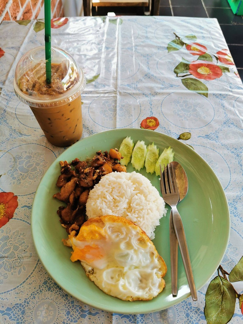 อาหารอร่อยครับ บรรยากาศดี ราคาถูกมากก