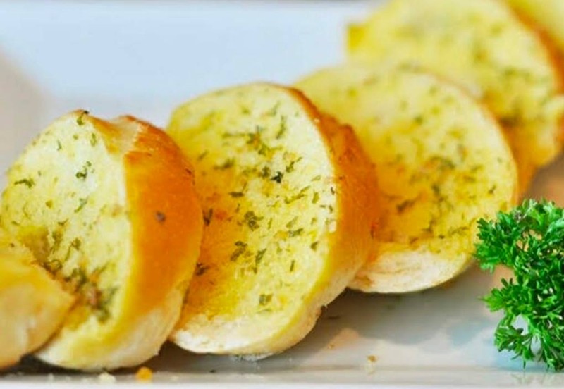 ขนมปังกระเทียม