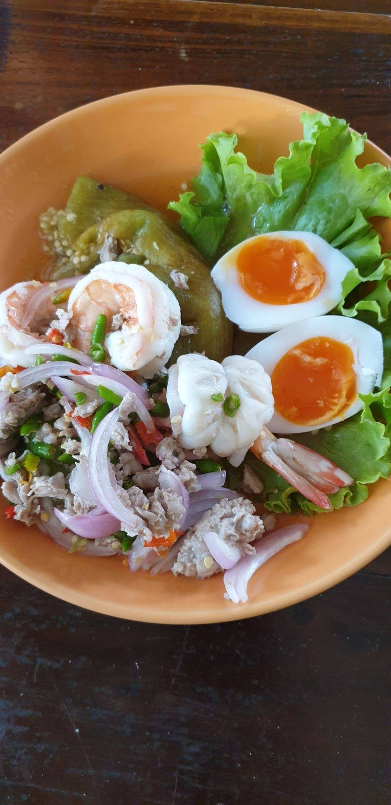 ยำมะเขือยาว สั่งไป สามจาน กิน 4 คน อร่อยมาก