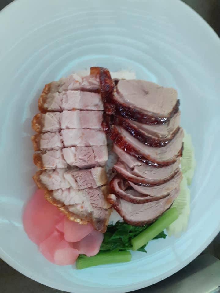 ข้าวหน้าเป็ด+หมูกรอบ