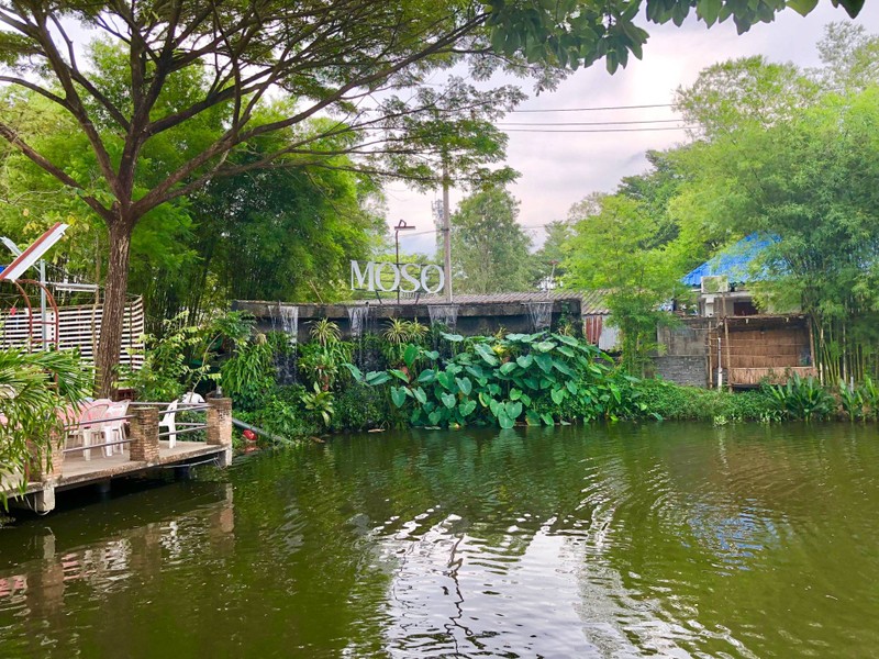 บรรยากาศร้านโซนรับลมช่วงเย็นน่าจะสบาย