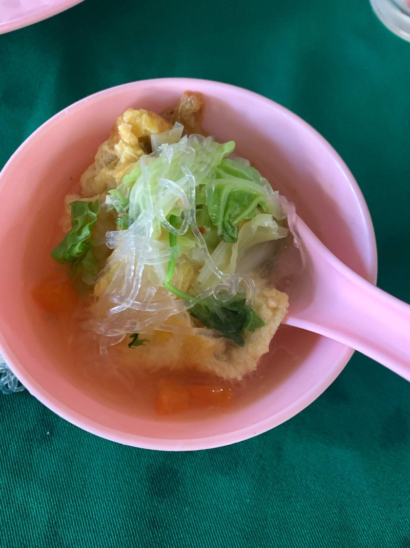 แกงจืดไข่น้ำผักกาดขาววุ้นเส้น