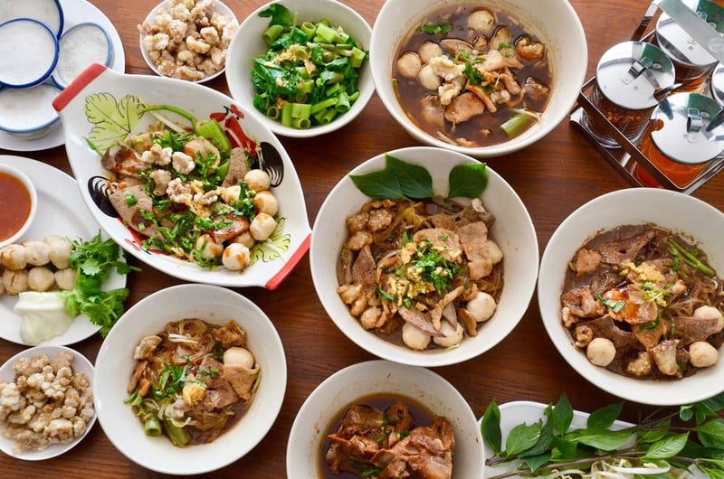 ก๋วยเตี๋ยวเรือสี่พระยา อร่อยไม่ต้องปรุง