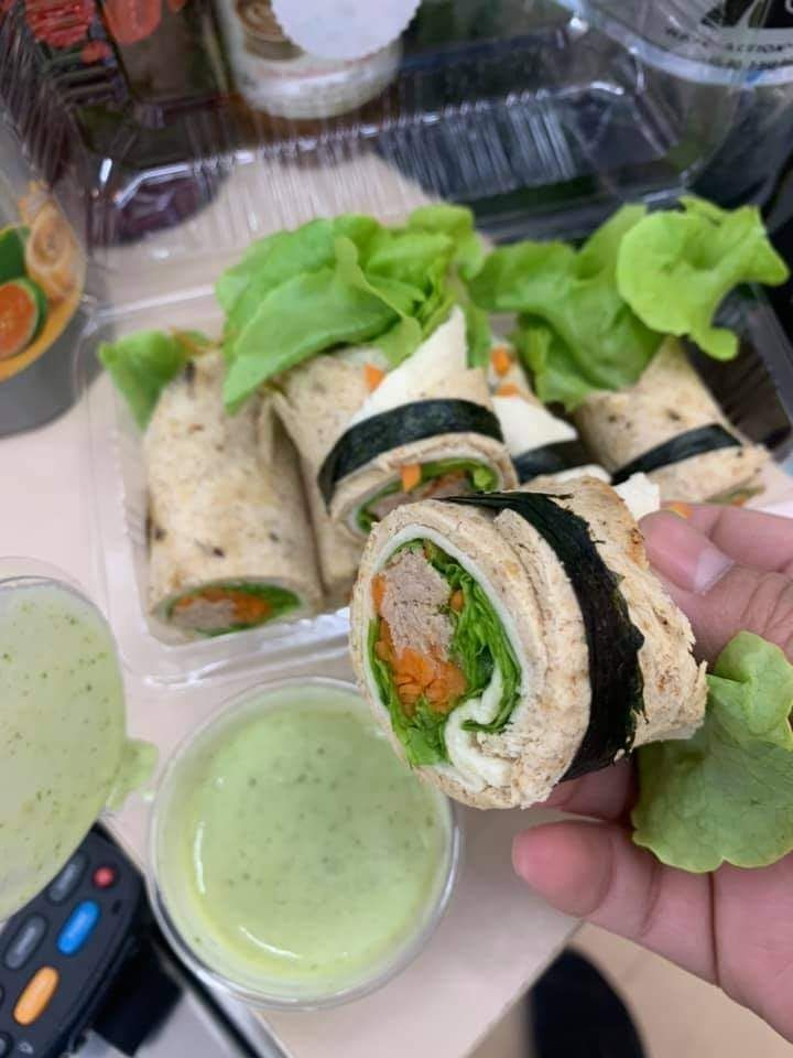 สลัดโรลคำโตๆๆๆ