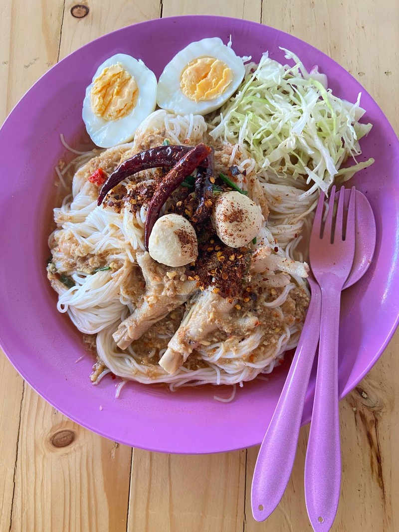 เมนูน้ำยาป่า ปลาร้า อร่อยมากค่ะ จานนี้อิ่มยาวๆ 