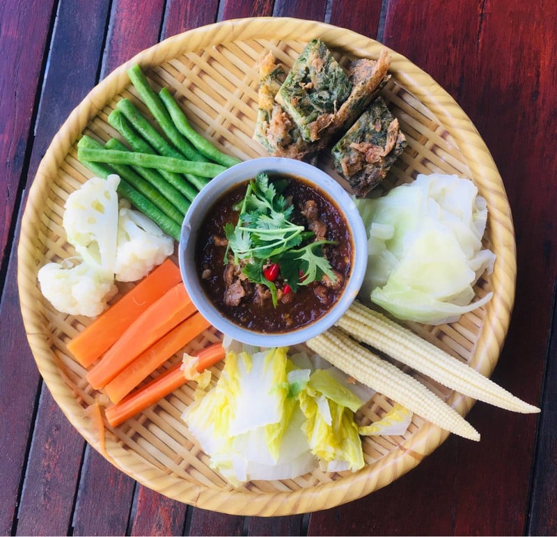 รสชาติกลมกล่อม คอน้ำพริกแบบนี้ไม่ควรพลาดครับ