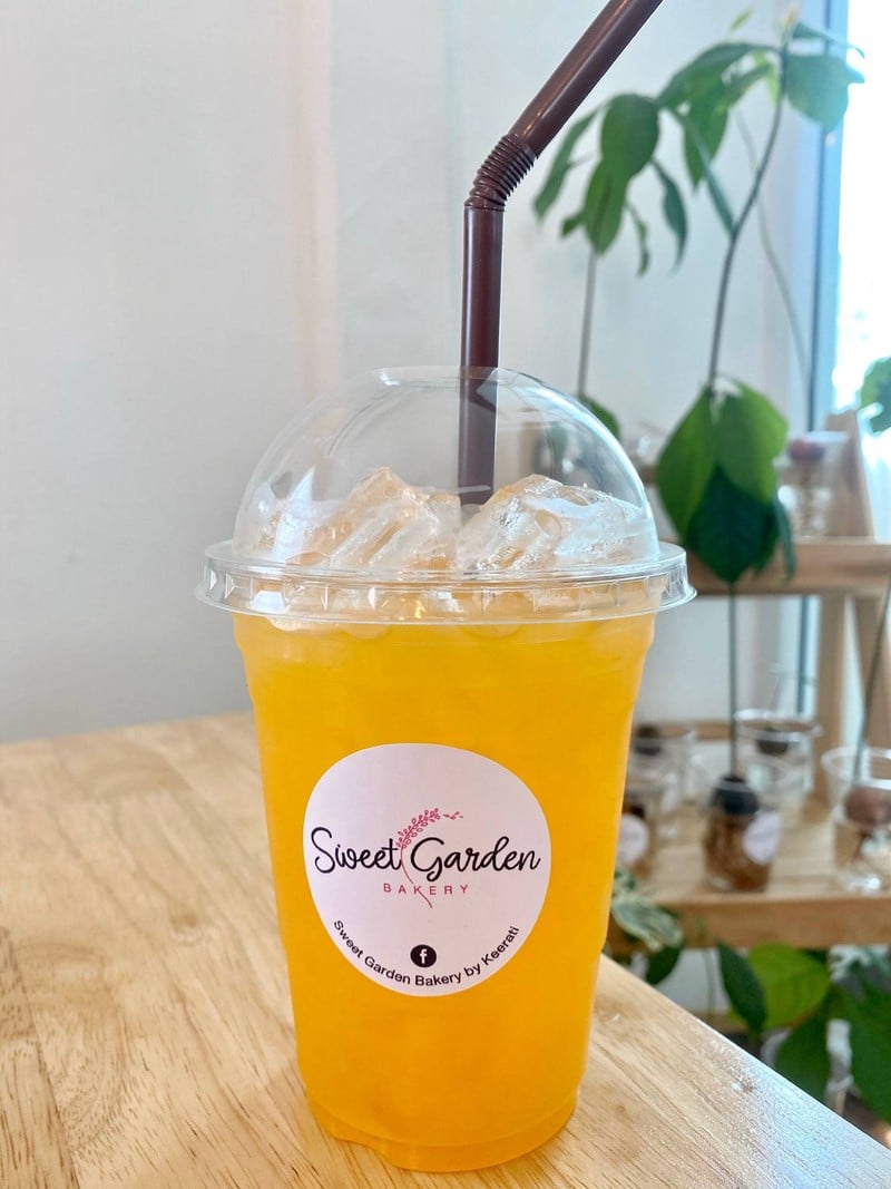 น้ำส้มคั้นสด 