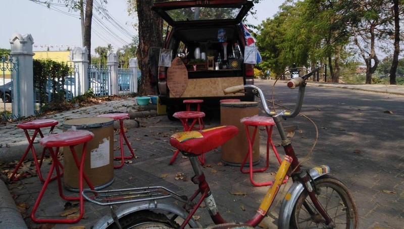 อารมณ์ทางร้าน จิบกาแฟ ฟังบูลส์ สิ