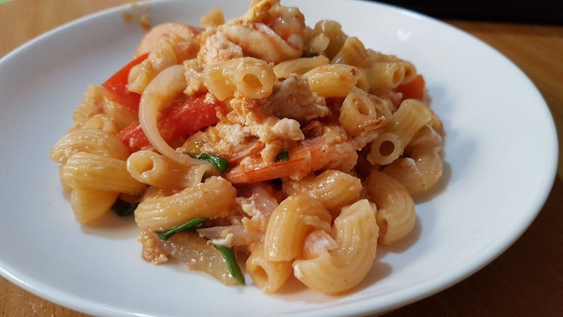 มะกะโรนี(หมู)  ราคา 65 บาท
มะกะโรนี(ไก่)   ราคา 60 บาท