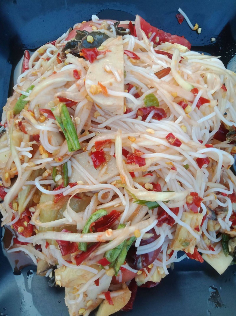 ปู/หมูยอ/ขนมจีน/หอย/หน่อไม้/ผักกาดดอง