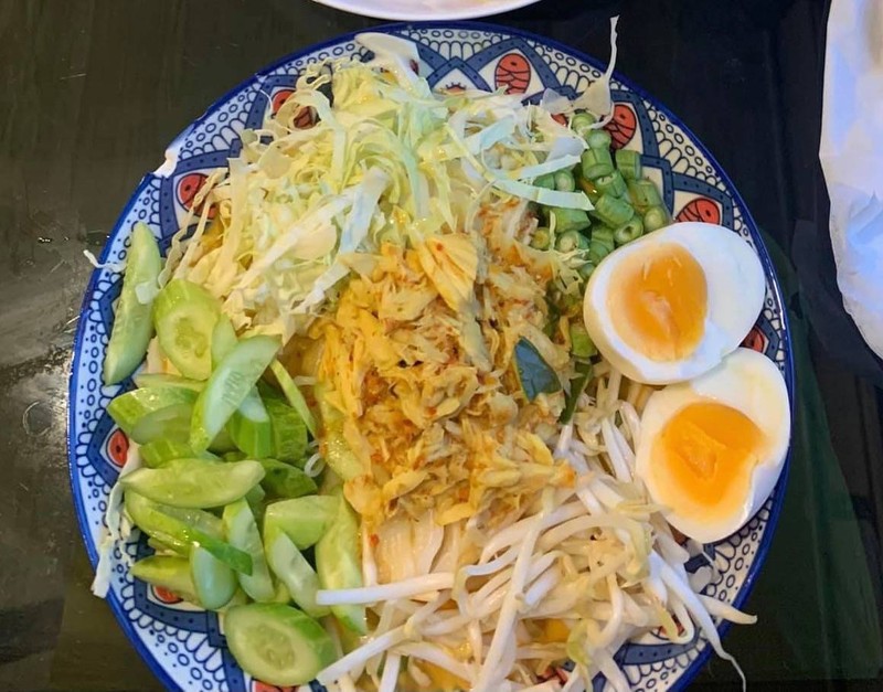 ขนมจีนน้ำยาปูหนีบ 