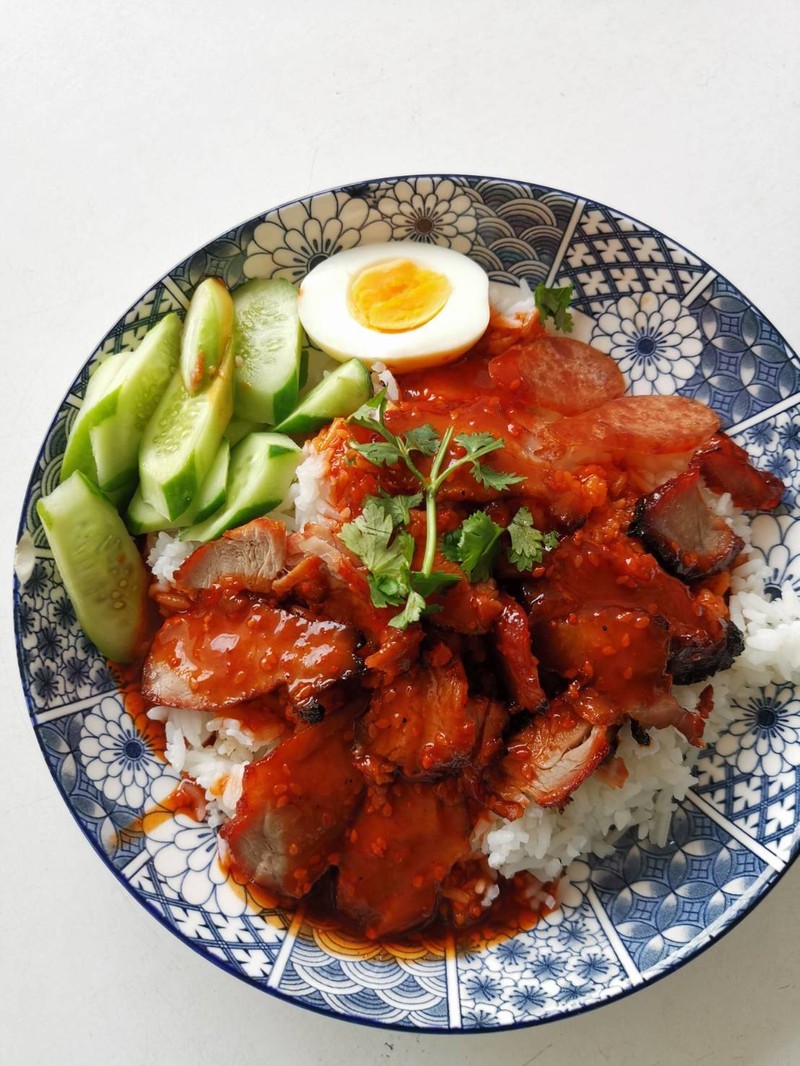 หมูแดงคือฉ่ำมากกกก ต้องกินกับน้ำดำๆจะเข้ากันสุดๆเลยค่ะ