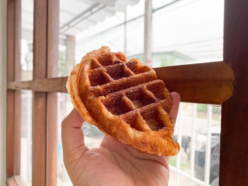 Croffle แป้งกรอบ เนื้อแน่น ให้ความรู้สึกเนื้อสัมผัสที่ดี หวานหอมกำลังดี